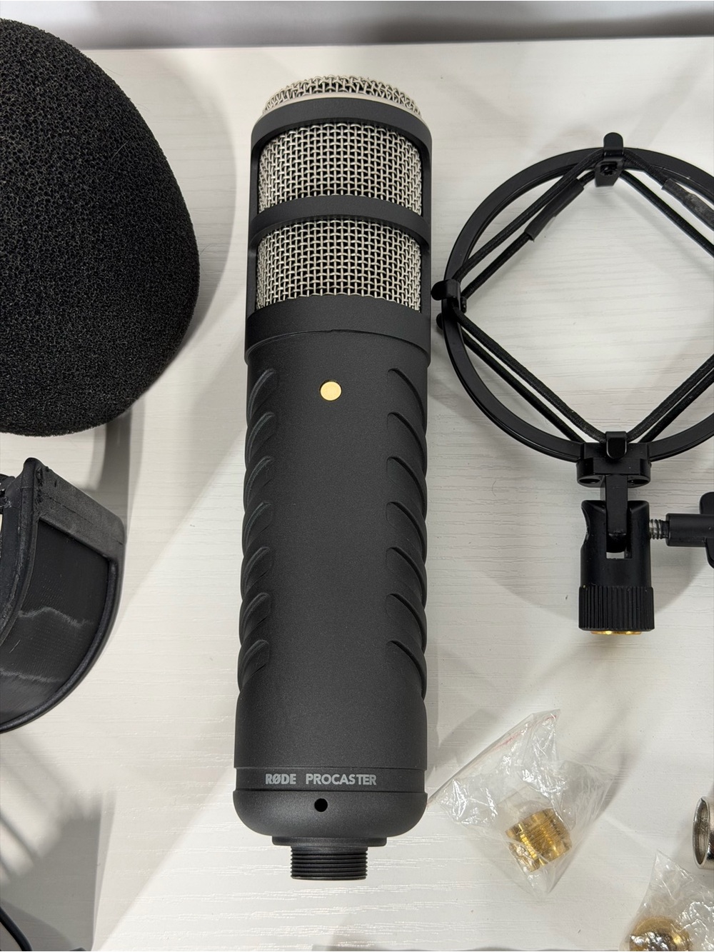 #433 Rode Procaster Broadcast Quality Dynamic Cardioid Microphone w/ Extras - Picture 2 of 8